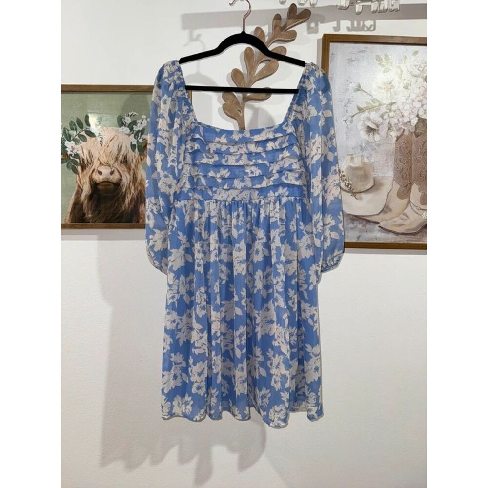 Short blue floral dress with long sleeves, size XL